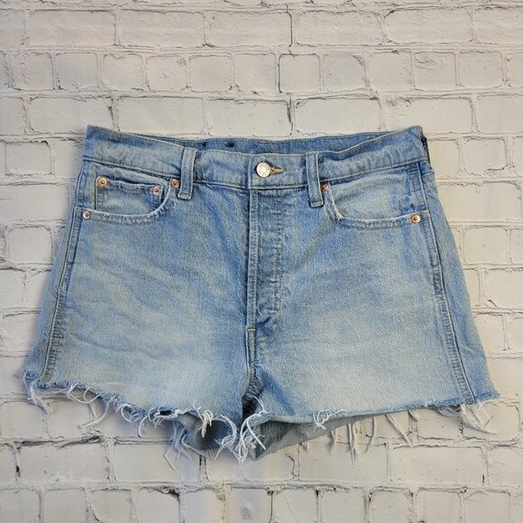 Gap Woman’s light blue chicly high rise jean shorts size 29 / 8 R - Picture 10 of 13